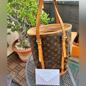 Louis Vuitton Bucket Bag Gm